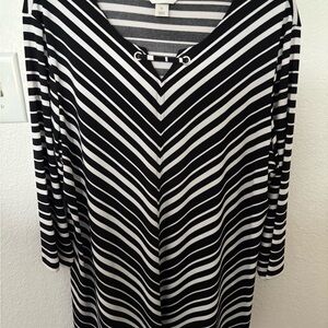 Christopher & Banks Black & White Chevron Striped V-Neck Top